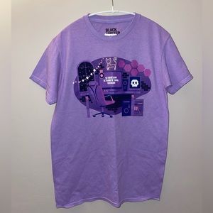 NWT-Hot Topic graphic T-shirt